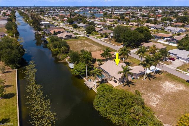 516 SE 8th PL, Cape Coral, FL 33990