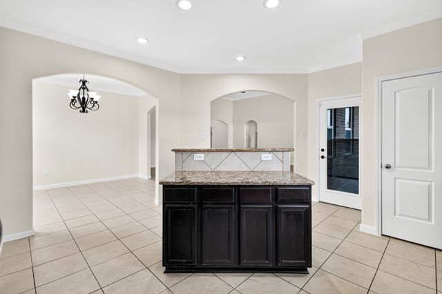302 Kaylee Way, Red Oak, TX 75154