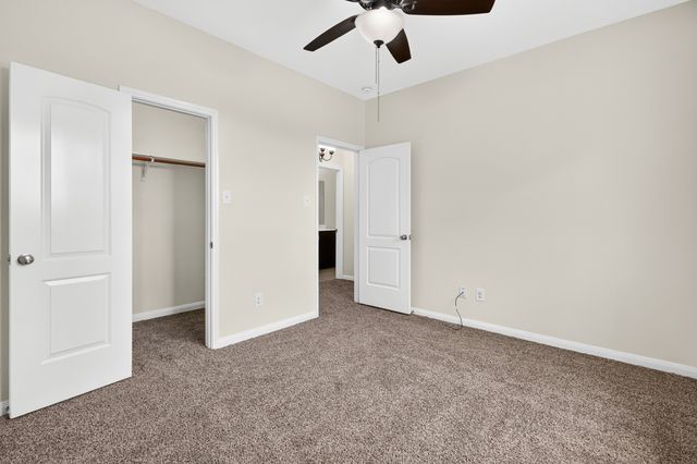 302 Kaylee Way, Red Oak, TX 75154