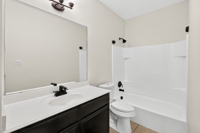 302 Kaylee Way, Red Oak, TX 75154