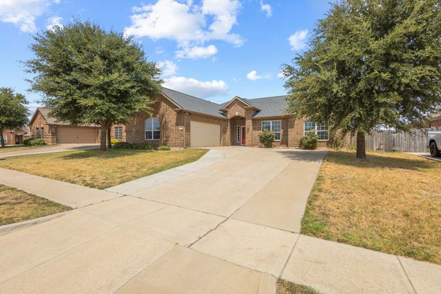 302 Kaylee Way, Red Oak, TX 75154