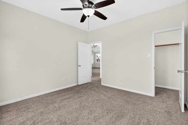 302 Kaylee Way, Red Oak, TX 75154