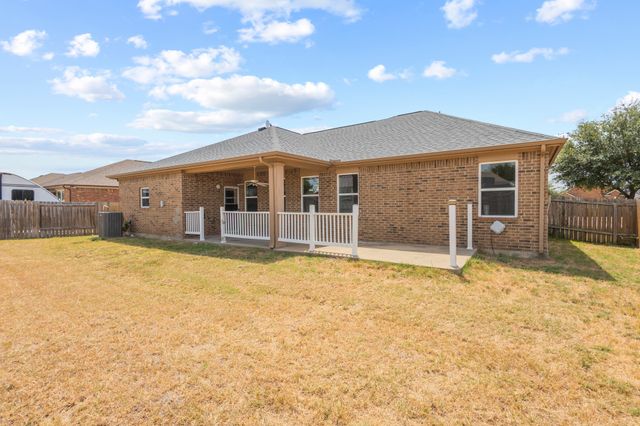 302 Kaylee Way, Red Oak, TX 75154