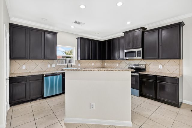 302 Kaylee Way, Red Oak, TX 75154