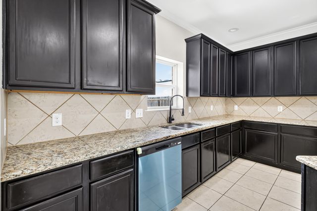302 Kaylee Way, Red Oak, TX 75154
