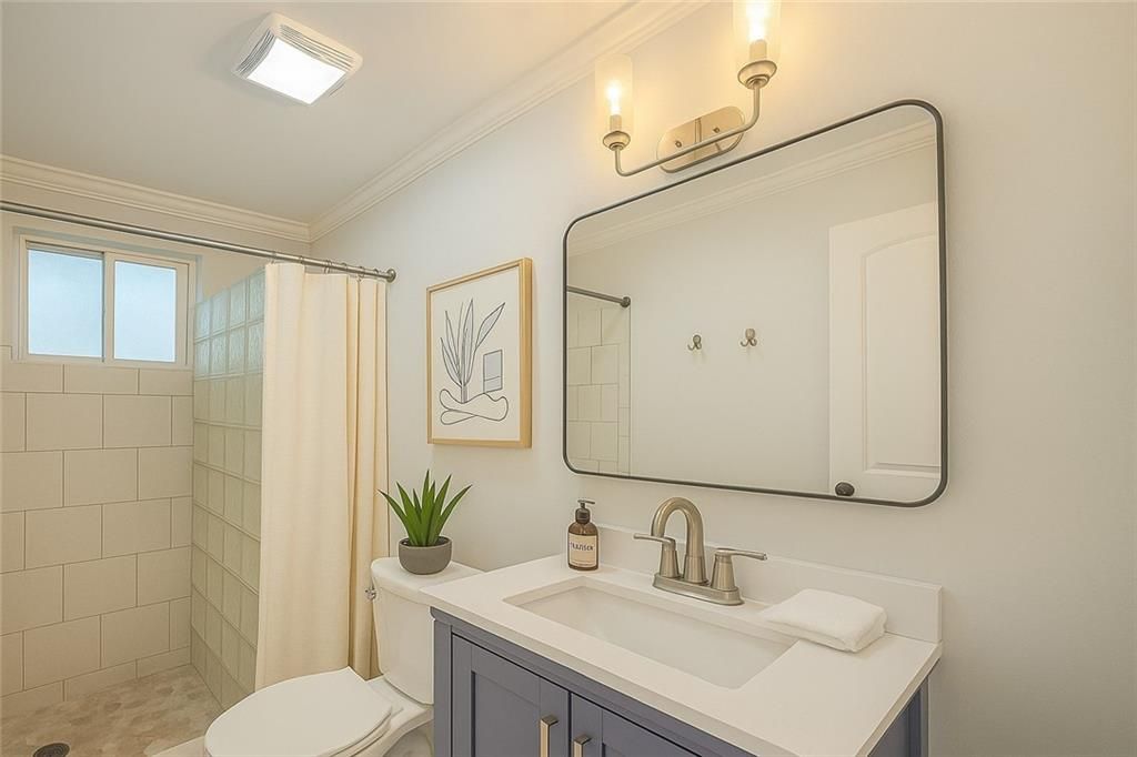 Image 8 of property listing at 375 6th NE Street 5, Atlanta, GA 30308