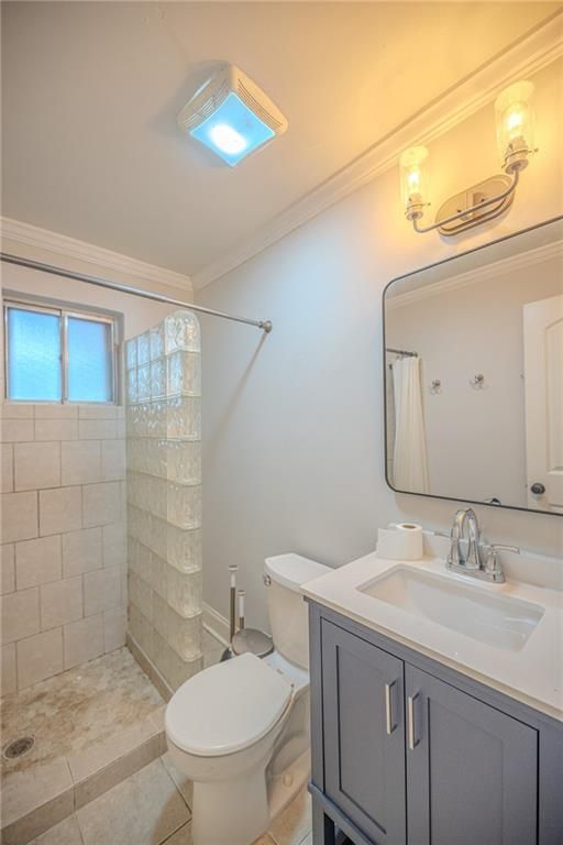 Image 9 of property listing at 375 6th NE Street 5, Atlanta, GA 30308