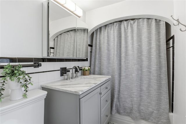 53 Hedgegarth Drive, Irondequoit, NY 14617