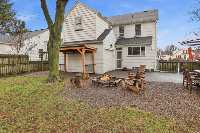 53 Hedgegarth Drive, Irondequoit, NY 14617