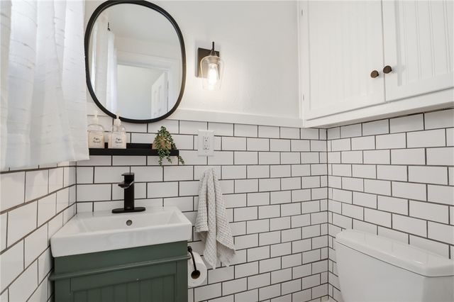 53 Hedgegarth Drive, Irondequoit, NY 14617