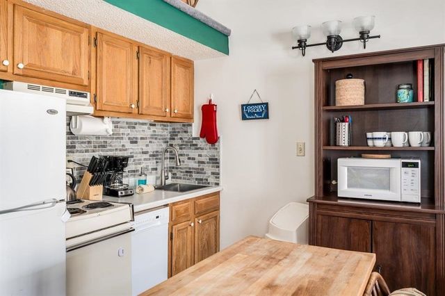 36 Lodge Rd # D213, Lincoln, NH 03251