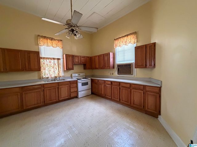 138 TRAMMELL STREET, Roanoke, AL 36274