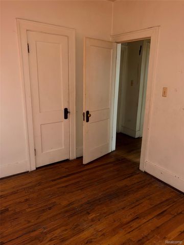 5902 Wayburn Street, Detroit, MI 48224