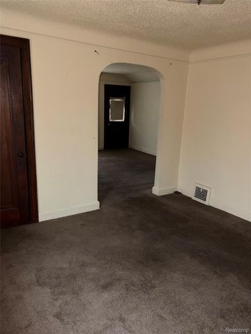 5902 Wayburn Street, Detroit, MI 48224