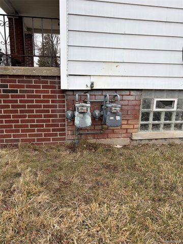 5902 Wayburn Street, Detroit, MI 48224