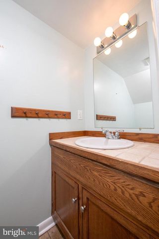 225 CEDAR DR, Quakertown, PA 18951