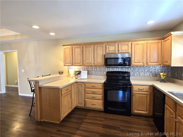 3615 Stonecreek Circle A, Jeffersonville, IN 47130