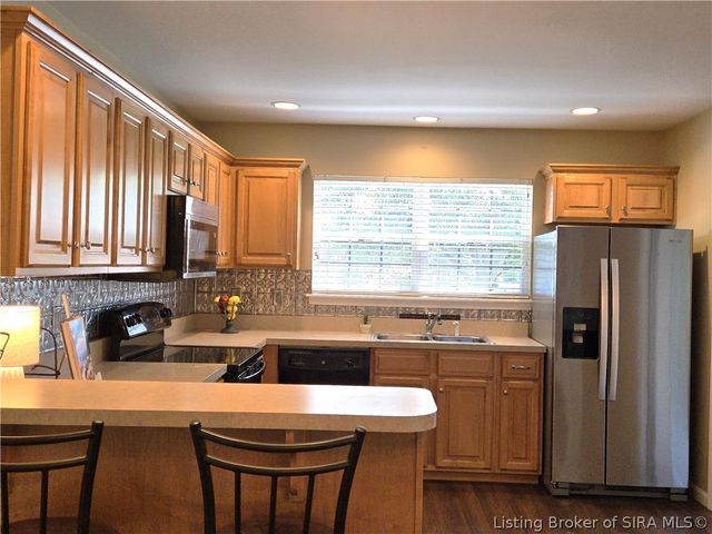 3615 Stonecreek Circle A, Jeffersonville, IN 47130