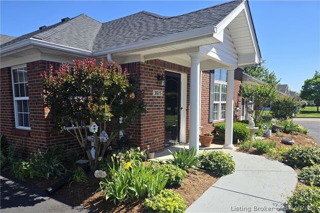3615 Stonecreek Circle A, Jeffersonville, IN 47130