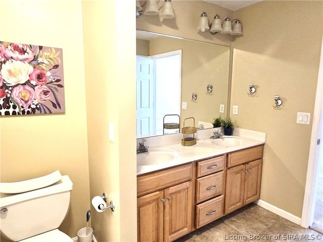 3615 Stonecreek Circle A, Jeffersonville, IN 47130