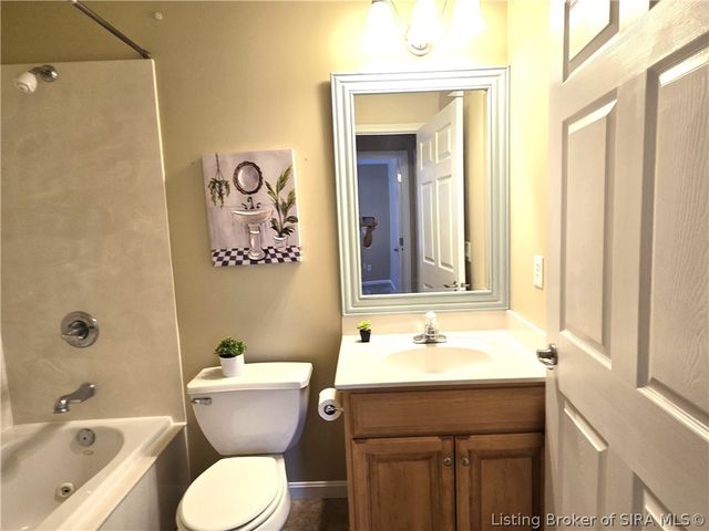 3615 Stonecreek Circle A, Jeffersonville, IN 47130