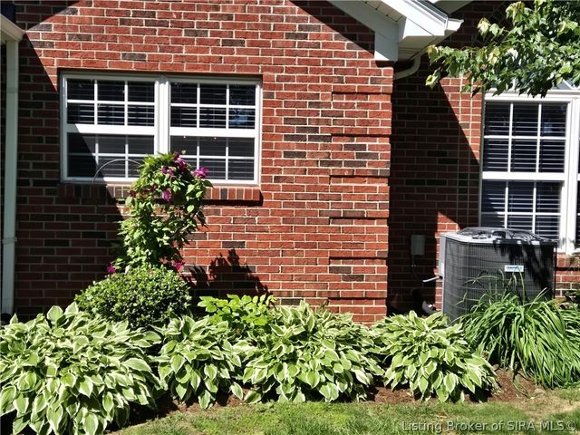 3615 Stonecreek Circle A, Jeffersonville, IN 47130