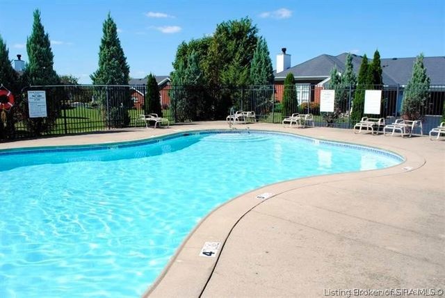 3615 Stonecreek Circle A, Jeffersonville, IN 47130