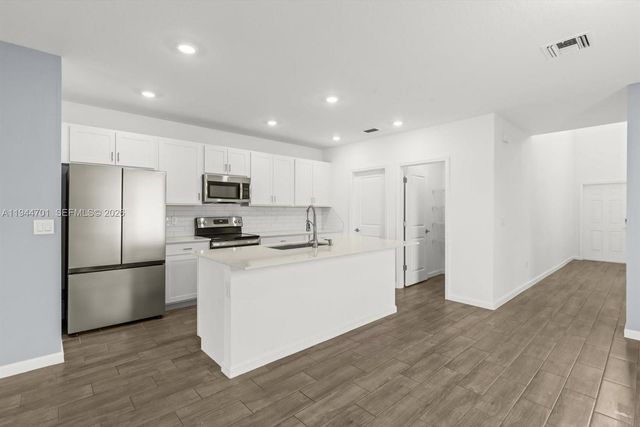 996 Bent Creek Dr, Fort Pierce, FL 34947