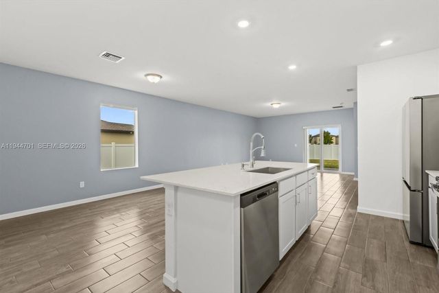 996 Bent Creek Dr, Fort Pierce, FL 34947