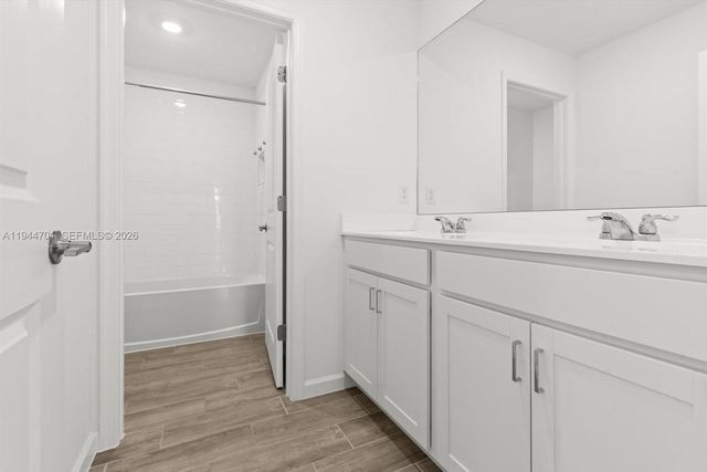 996 Bent Creek Dr, Fort Pierce, FL 34947