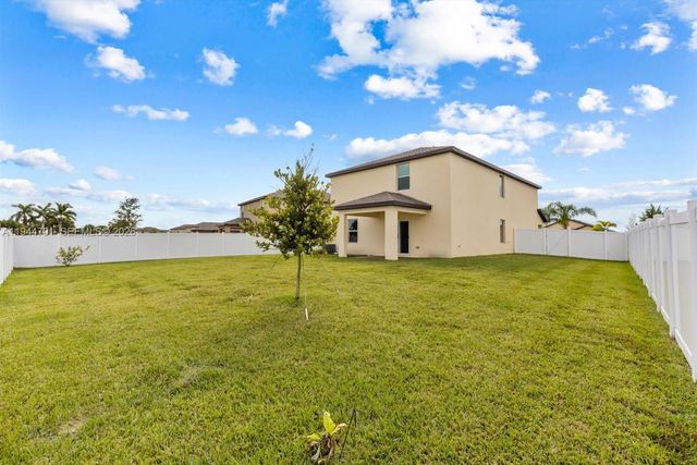 996 Bent Creek Dr, Fort Pierce, FL 34947