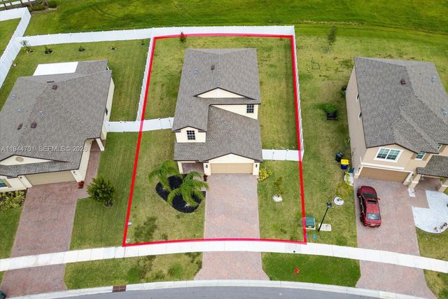 996 Bent Creek Dr, Fort Pierce, FL 34947