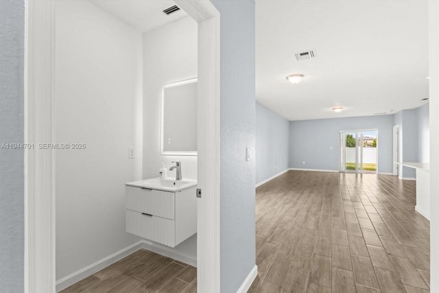 996 Bent Creek Dr, Fort Pierce, FL 34947