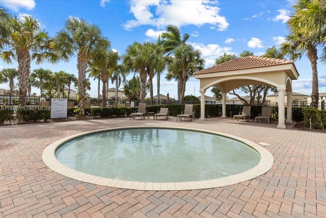 996 Bent Creek Dr, Fort Pierce, FL 34947