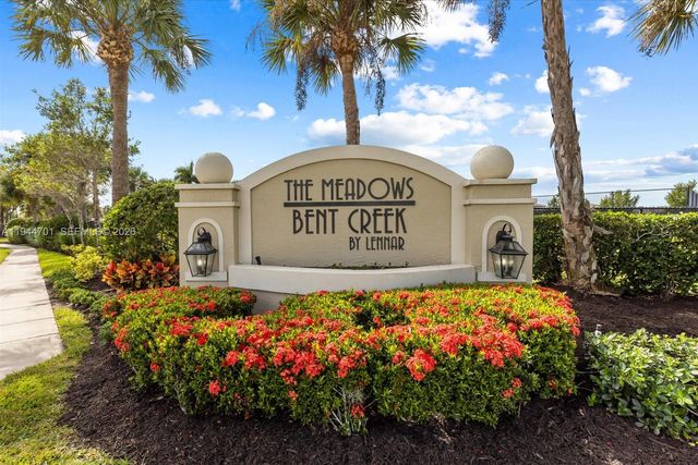 996 Bent Creek Dr, Fort Pierce, FL 34947