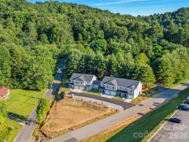 100 Red Twig Lane Unit 102, Burnsville, NC 28704