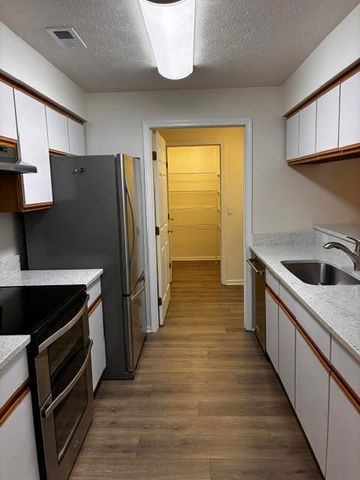 1357 Heatherwood Lane, Ann Arbor, MI 48108
