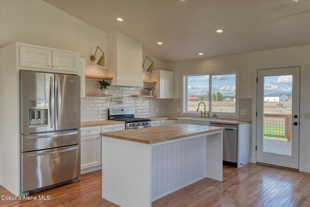 1837 E YELLOW PINE AVE, Athol, ID 83801