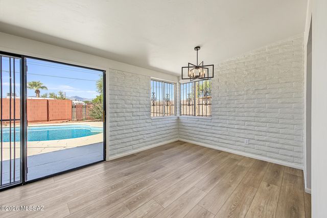 8425 E Mary Drive, Tucson, AZ 85730