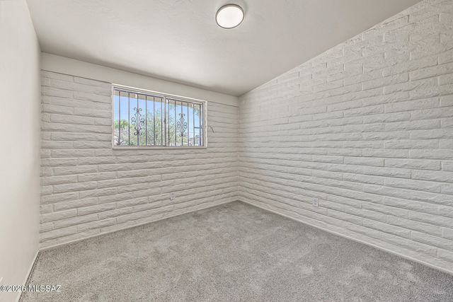8425 E Mary Drive, Tucson, AZ 85730