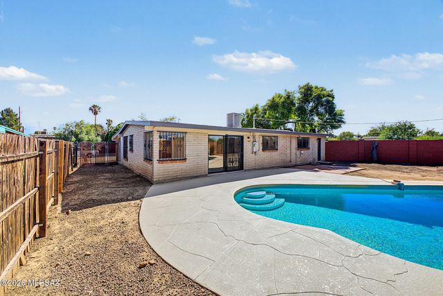 8425 E Mary Drive, Tucson, AZ 85730