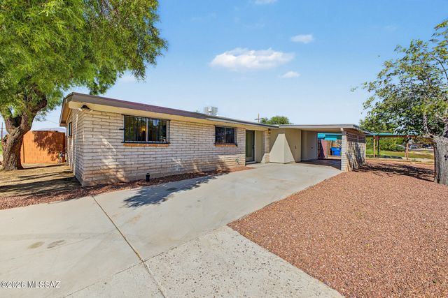 8425 E Mary Drive, Tucson, AZ 85730