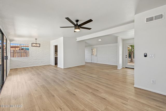 8425 E Mary Drive, Tucson, AZ 85730