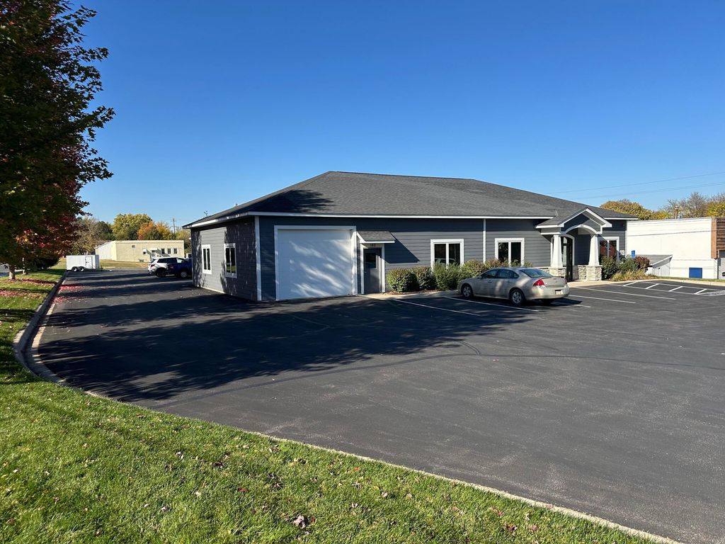160 Market Street S, Shakopee, MN 55379 — exterior