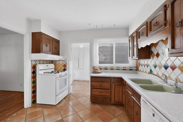 917 Girard Boulevard SE, Albuquerque, NM 87106