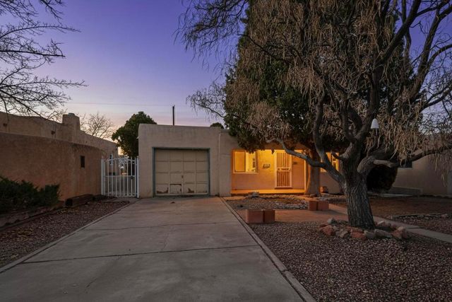 917 Girard Boulevard SE, Albuquerque, NM 87106