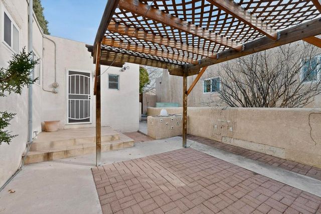 917 Girard Boulevard SE, Albuquerque, NM 87106