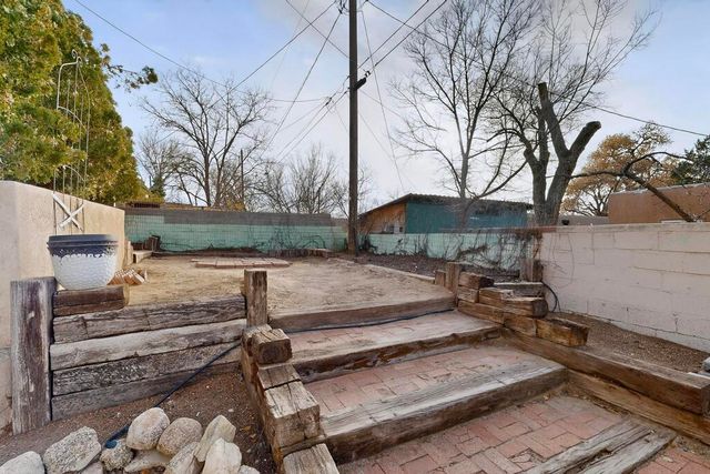 917 Girard Boulevard SE, Albuquerque, NM 87106