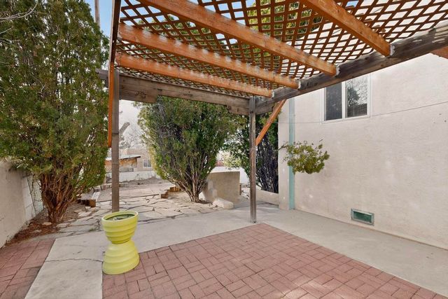 917 Girard Boulevard SE, Albuquerque, NM 87106