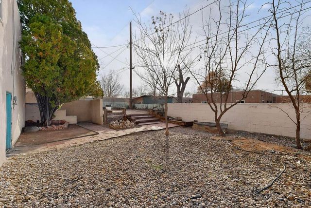 917 Girard Boulevard SE, Albuquerque, NM 87106